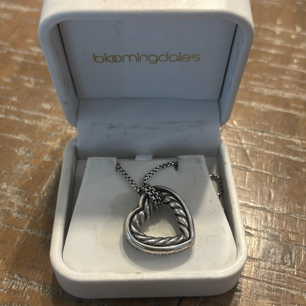 David Yurman cable heart necklace 
Cable Collection pre-loved great condition